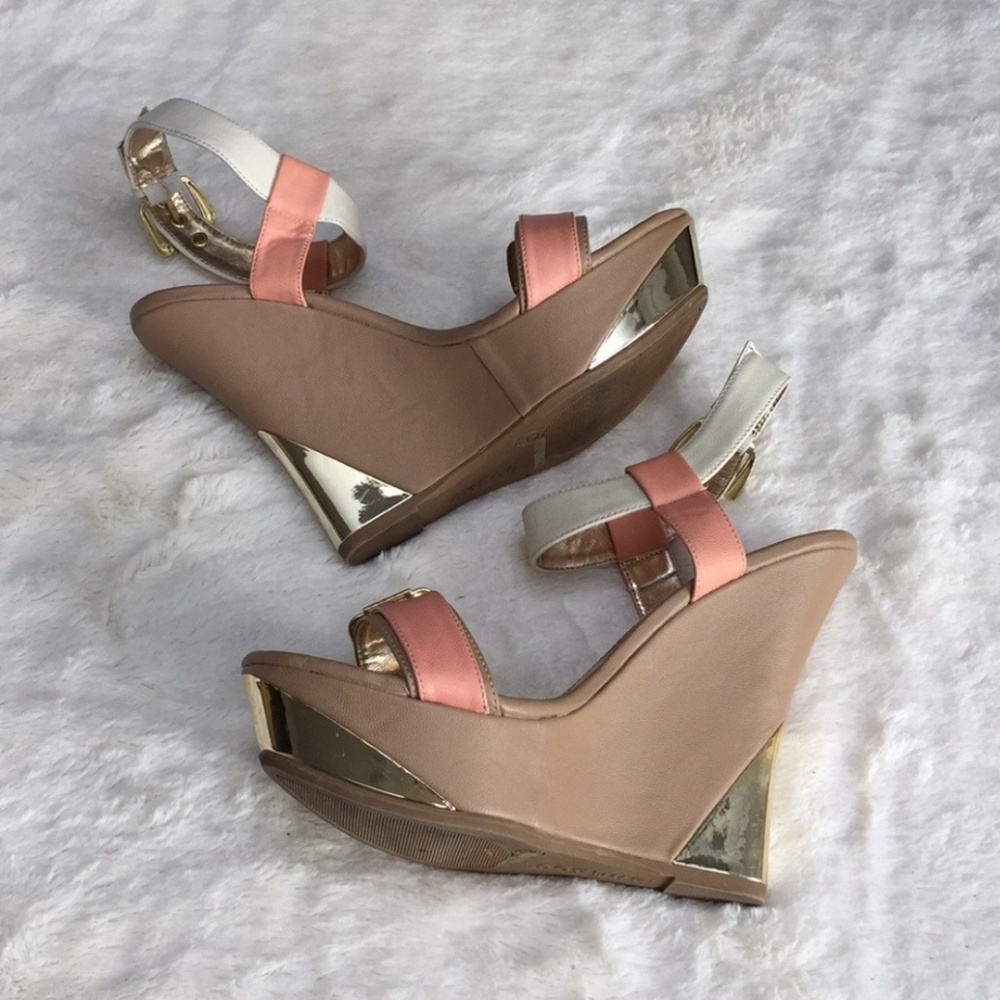 Bamboo Julianne Gold and Pink Wedge